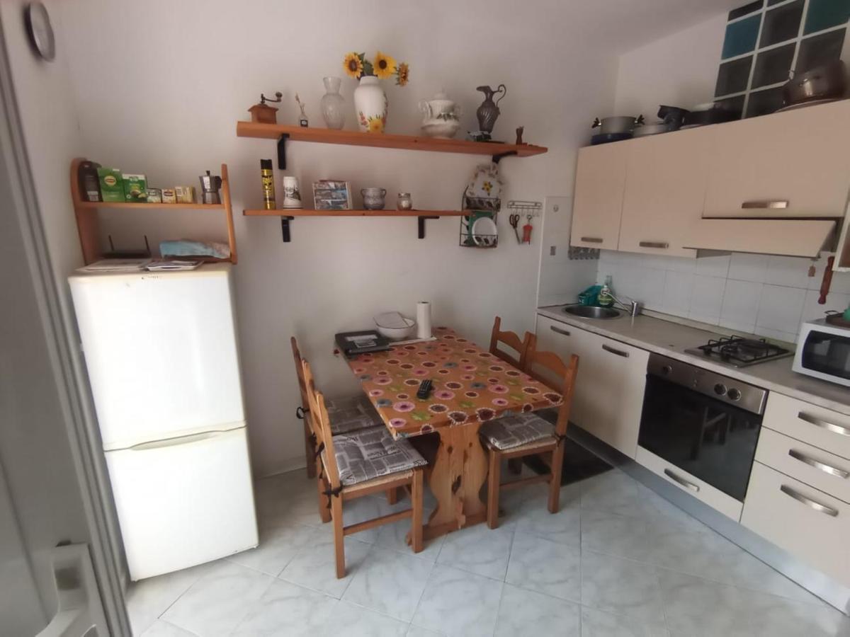 Ferienwohnung Casa Albarosa, 10 Min Walk Train Station, Free Parking. La Spezia Exterior foto