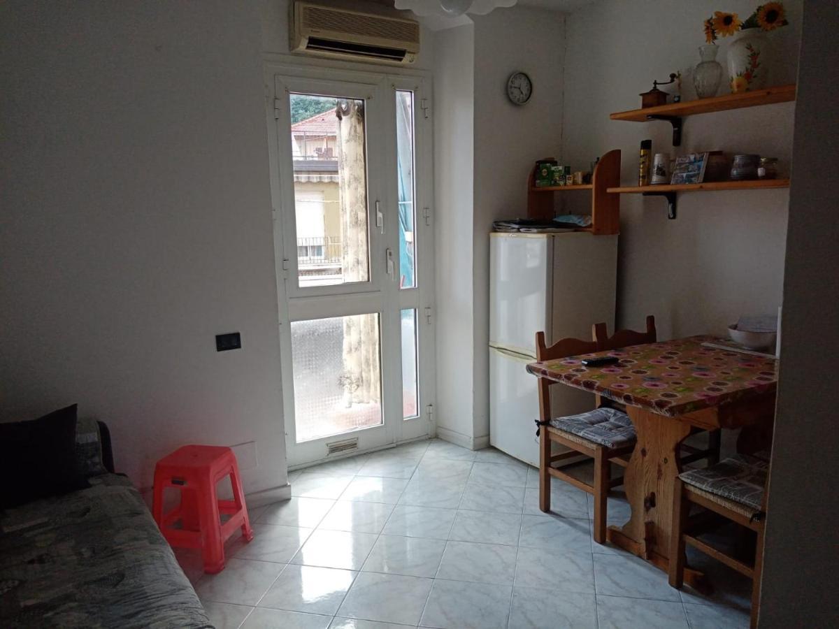 Ferienwohnung Casa Albarosa, 10 Min Walk Train Station, Free Parking. La Spezia Exterior foto