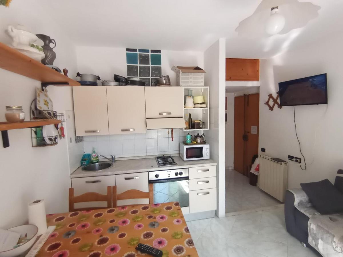Ferienwohnung Casa Albarosa, 10 Min Walk Train Station, Free Parking. La Spezia Exterior foto